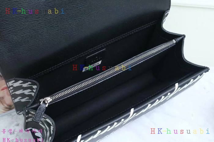 �ڹ̷��ޡ� ���� ����ϼҽ��� GU 400249