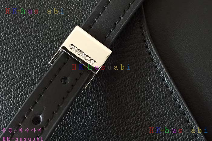  2017F/W �Ż� ����� ������ ũ�ν� �� GV779922-2