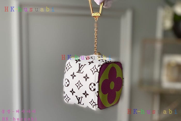 �ڹ̷��ޡ� ���̺��� ť�� �����۽� LV M67669(3�÷�)