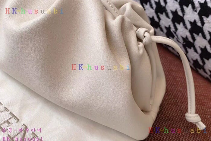 �ڹ̷��ޡ� ���װ�����Ÿ ���� ī�� �Ŀ�ġ  BV 585852-6