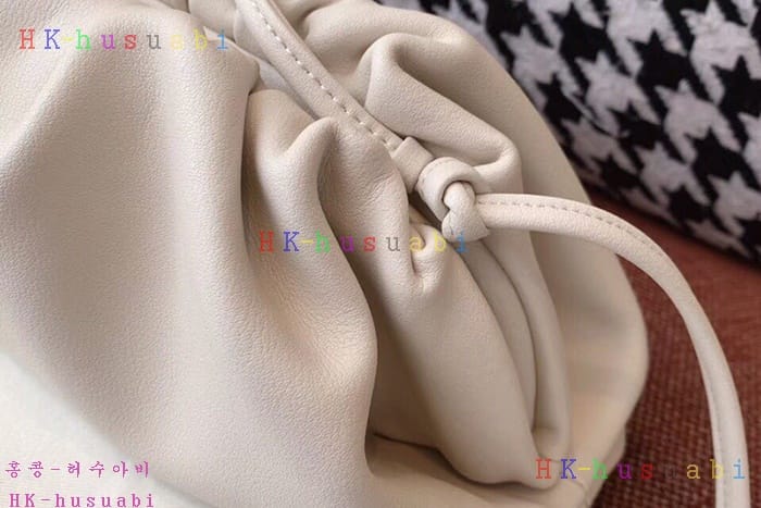 �ڹ̷��ޡ� ���װ�����Ÿ ���� ī�� �Ŀ�ġ  BV 585852-6