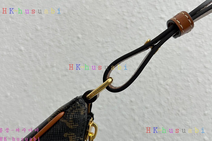 �ڹ̷��ޡڼ����� ĵ���� �ƹ� Ʈ������ 114492-2