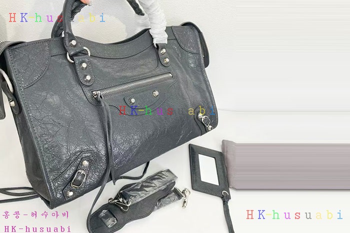 �ڹ̷��ޡڹ߷��þư� �� ��Ƽ �̵��  559900